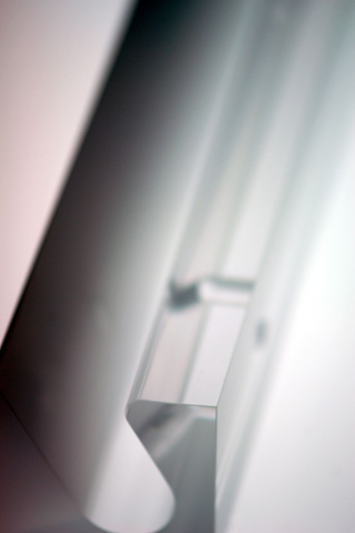 White handrail 白い手すり